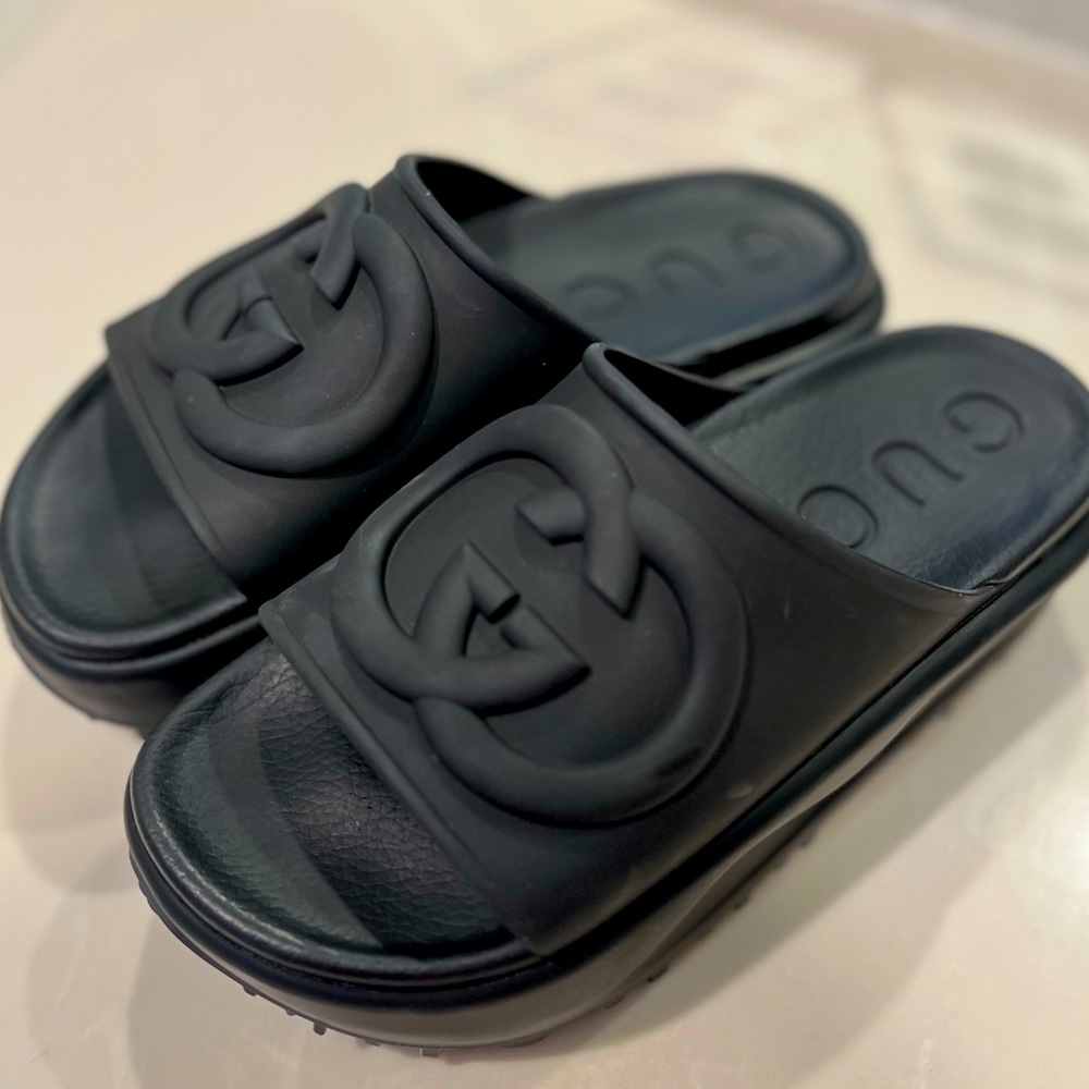 ❌SOLD WOMEN'S GUCCI PLATFORM SLIDE SIZE 35